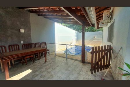Casa para alugar com 150m², 3 quartos e 4 vagas Casa para alugar com 150m², 3 quartos e 4 vagasPiscina