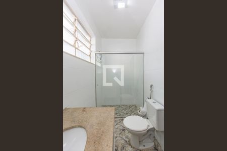 Casa à venda com 408m², 3 quartos e 2 vagas Casa à venda com 408m², 3 quartos e 2 vagasBanheiro