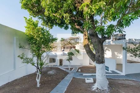 Casa à venda com 408m², 3 quartos e 2 vagas Casa à venda com 408m², 3 quartos e 2 vagasQuintal