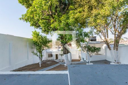 Casa à venda com 408m², 3 quartos e 2 vagas Casa à venda com 408m², 3 quartos e 2 vagasQuintal