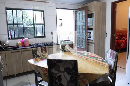 Casa à venda com 112m², 3 quartos e 2 vagasCozinha