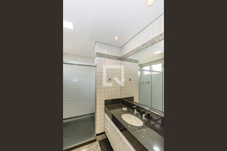 Apartamento à venda com 76m², 1 quarto e 2 vagasBanheiro da Suíte