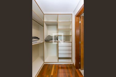 Apartamento à venda com 76m², 1 quarto e 2 vagasCloset da suíte