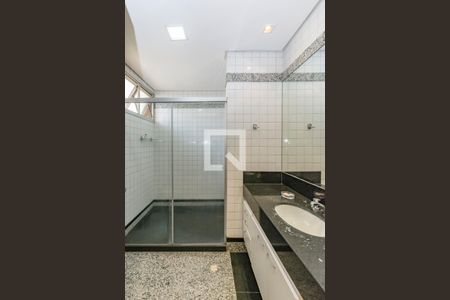 Apartamento à venda com 76m², 1 quarto e 2 vagasBanheiro da Suíte