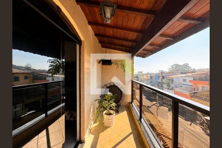 Casa à venda com 377m², 3 quartos e 6 vagas Casa à venda com 377m², 3 quartos e 6 vagasSacada Sala de TV