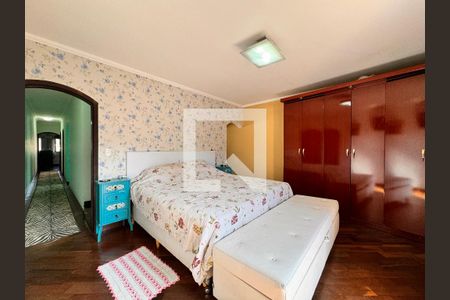 Casa à venda com 377m², 3 quartos e 6 vagas Casa à venda com 377m², 3 quartos e 6 vagasSuíte