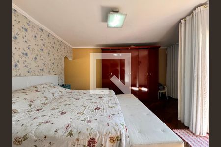 Casa à venda com 377m², 3 quartos e 6 vagas Casa à venda com 377m², 3 quartos e 6 vagasSuíte