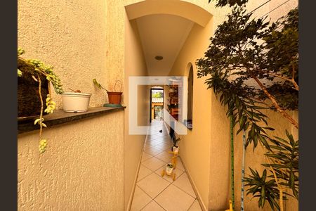 Casa à venda com 377m², 3 quartos e 6 vagas Casa à venda com 377m², 3 quartos e 6 vagasCorredor