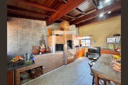Casa à venda com 377m², 3 quartos e 6 vagas Casa à venda com 377m², 3 quartos e 6 vagasCozinha 2