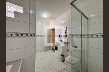 Casa à venda com 377m², 3 quartos e 6 vagas Casa à venda com 377m², 3 quartos e 6 vagasBanheiro da Suíte