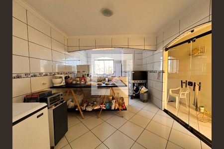 Casa à venda com 377m², 3 quartos e 6 vagas Casa à venda com 377m², 3 quartos e 6 vagasCozinha