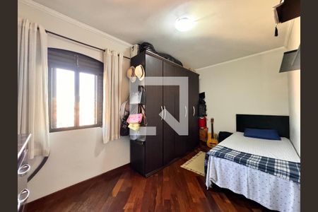 Casa à venda com 377m², 3 quartos e 6 vagas Casa à venda com 377m², 3 quartos e 6 vagasQuarto 1
