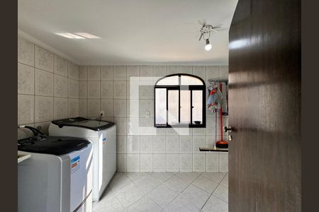 Casa à venda com 377m², 3 quartos e 6 vagas Casa à venda com 377m², 3 quartos e 6 vagasLavanderia