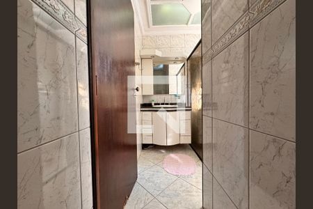 Casa à venda com 377m², 3 quartos e 6 vagas Casa à venda com 377m², 3 quartos e 6 vagasBanheiro 1