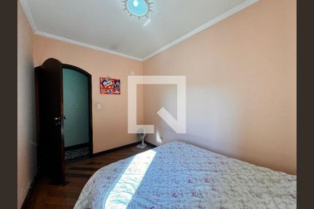Casa à venda com 377m², 3 quartos e 6 vagas Casa à venda com 377m², 3 quartos e 6 vagasQuarto 2