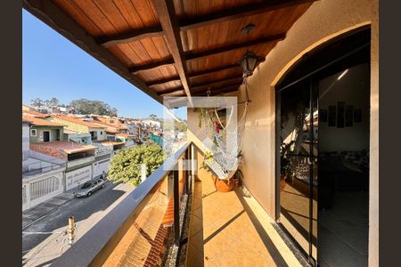 Casa à venda com 377m², 3 quartos e 6 vagas Casa à venda com 377m², 3 quartos e 6 vagasSacada Sala de TV