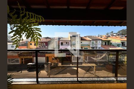 Casa à venda com 377m², 3 quartos e 6 vagas Casa à venda com 377m², 3 quartos e 6 vagasSacada Sala de TV