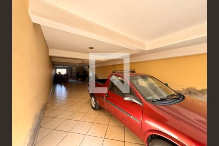 Casa à venda com 377m², 3 quartos e 6 vagas Casa à venda com 377m², 3 quartos e 6 vagasGaragem