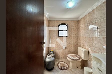 Casa à venda com 377m², 3 quartos e 6 vagas Casa à venda com 377m², 3 quartos e 6 vagasBanheiro 2