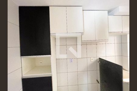 Cozinha de apartamento à venda com 2 quartos, 45m² em Diamante, Belo Horizonte
