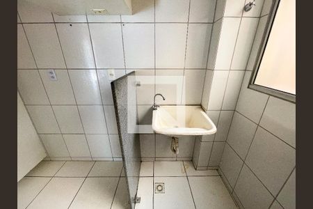 Cozinha de apartamento à venda com 2 quartos, 45m² em Diamante, Belo Horizonte