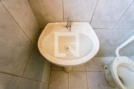 Banheiro de casa para alugar com 2 quartos, 40m² em Vila Vitória, Santo André