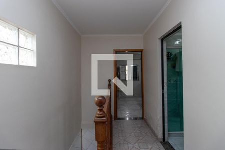 Casa à venda com 120m², 2 quartos e 4 vagas Casa à venda com 120m², 2 quartos e 4 vagasHall escada