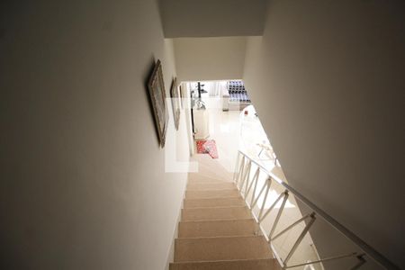 Casa à venda com 262m², 4 quartos e 3 vagasEscada