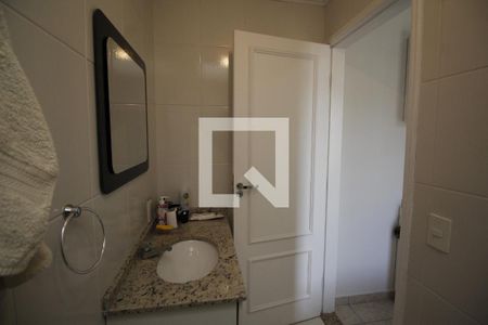 Casa à venda com 262m², 4 quartos e 3 vagasBanheiro da Suíte 2