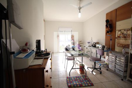 Casa à venda com 262m², 4 quartos e 3 vagasEscritório