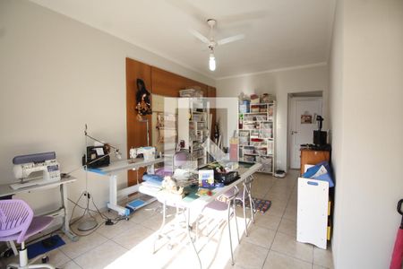 Casa à venda com 262m², 4 quartos e 3 vagasEscritório