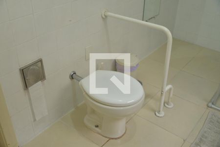 Casa para alugar com 240m², 3 quartos e 5 vagasBanheiro