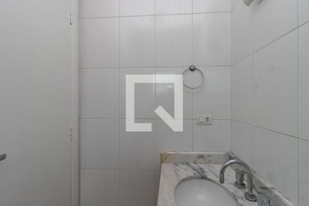 Casa à venda com 80m², 2 quartos e 2 vagasBanheiro da Suíte 1