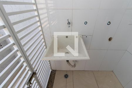 Casa à venda com 80m², 2 quartos e 2 vagasDetalhe da Área de Serviço