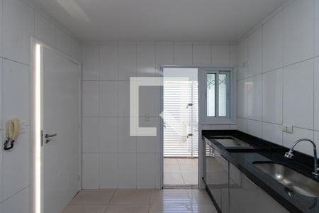 Casa à venda com 80m², 2 quartos e 2 vagasCozinha