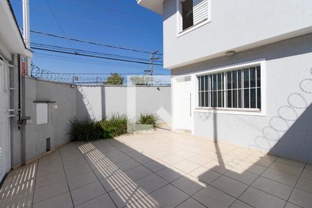 Casa à venda com 80m², 2 quartos e 2 vagasQuintal