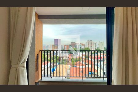 Varanda de kitnet/studio para alugar com 1 quarto, 23m² em Pinheiros, São Paulo
