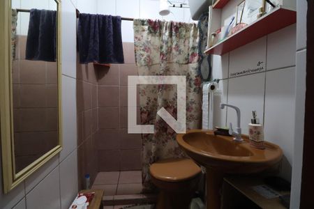 Casa à venda com 80m², 4 quartos e 1 vagaBanheiro