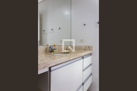 Apartamento para alugar com 71m², 2 quartos e 2 vagas Apartamento para alugar com 71m², 2 quartos e 2 vagasBanheiro da Suíte 1