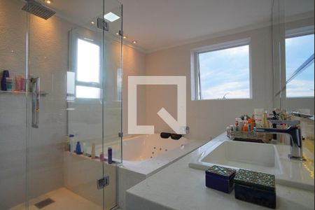 Apartamento à venda com 209m², 3 quartos e 4 vagasBanheiro da Suíte 1