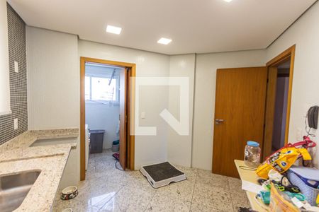 Apartamento para alugar com 200m², 3 quartos e 6 vagas Apartamento para alugar com 200m², 3 quartos e 6 vagasÁrea de Serviço