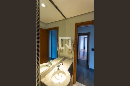 Apartamento para alugar com 200m², 3 quartos e 6 vagas Apartamento para alugar com 200m², 3 quartos e 6 vagasLavabo