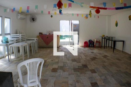 Apartamento à venda com 75m², 3 quartos e 1 vaga Apartamento à venda com 75m², 3 quartos e 1 vagaÁrea comum - Salão de festas