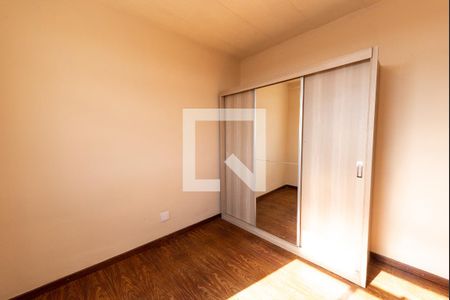 Quarto 1 de apartamento para alugar com 2 quartos, 53m² em Novo Eldorado, Contagem