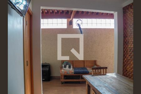 Casa à venda com 110m², 3 quartos e 3 vagas Casa à venda com 110m², 3 quartos e 3 vagasCozinha