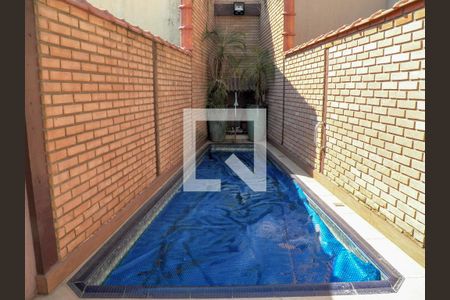 Casa à venda com 110m², 3 quartos e 3 vagas Casa à venda com 110m², 3 quartos e 3 vagasÁrea comum - Piscina