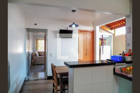 Casa à venda com 110m², 3 quartos e 3 vagas Casa à venda com 110m², 3 quartos e 3 vagasCozinha