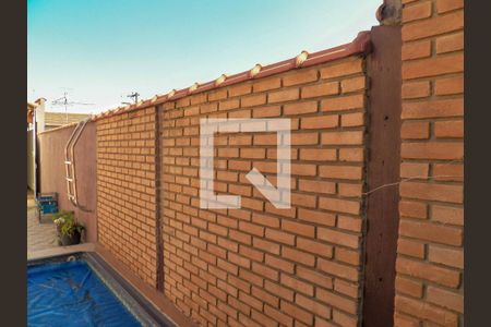 Casa à venda com 110m², 3 quartos e 3 vagas Casa à venda com 110m², 3 quartos e 3 vagasÁrea comum - Piscina