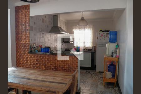 Casa à venda com 110m², 3 quartos e 3 vagas Casa à venda com 110m², 3 quartos e 3 vagasCozinha