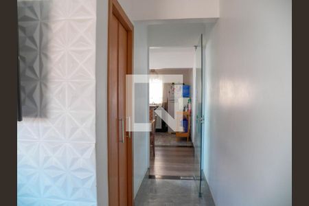 Casa à venda com 110m², 3 quartos e 3 vagas Casa à venda com 110m², 3 quartos e 3 vagasCorredor